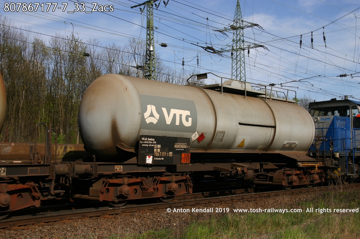 807867177-7_33_Zacs.jpg